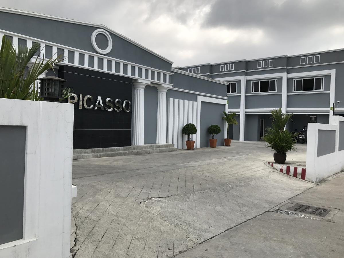 Picasso Motel Pattaya Ngoại thất bức ảnh