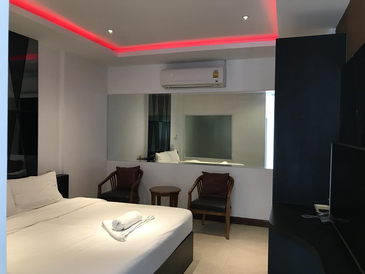 Picasso Motel Pattaya Ngoại thất bức ảnh